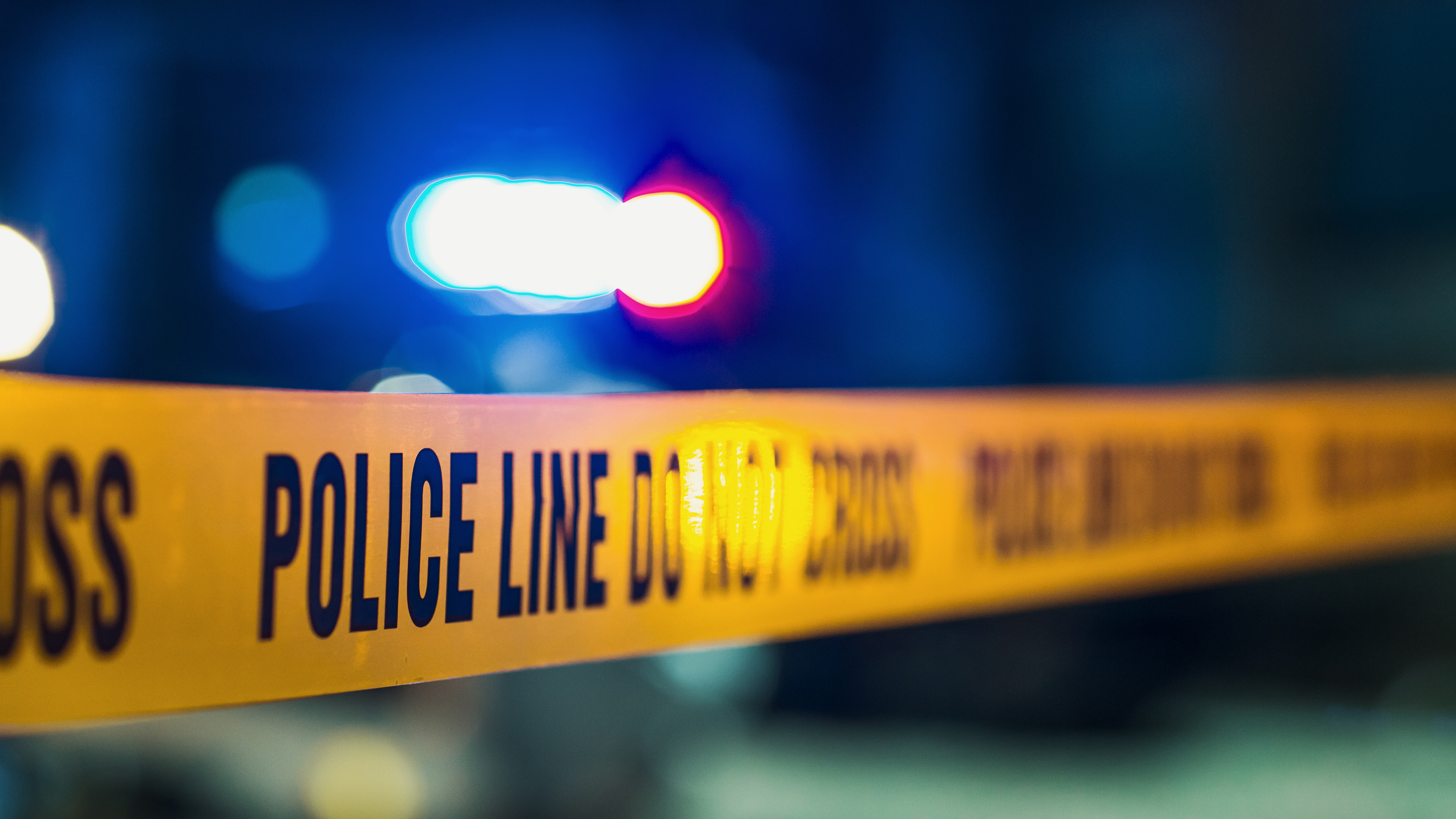 Woman arrested after setting boyfriend on fire at Midvale gas station, police say