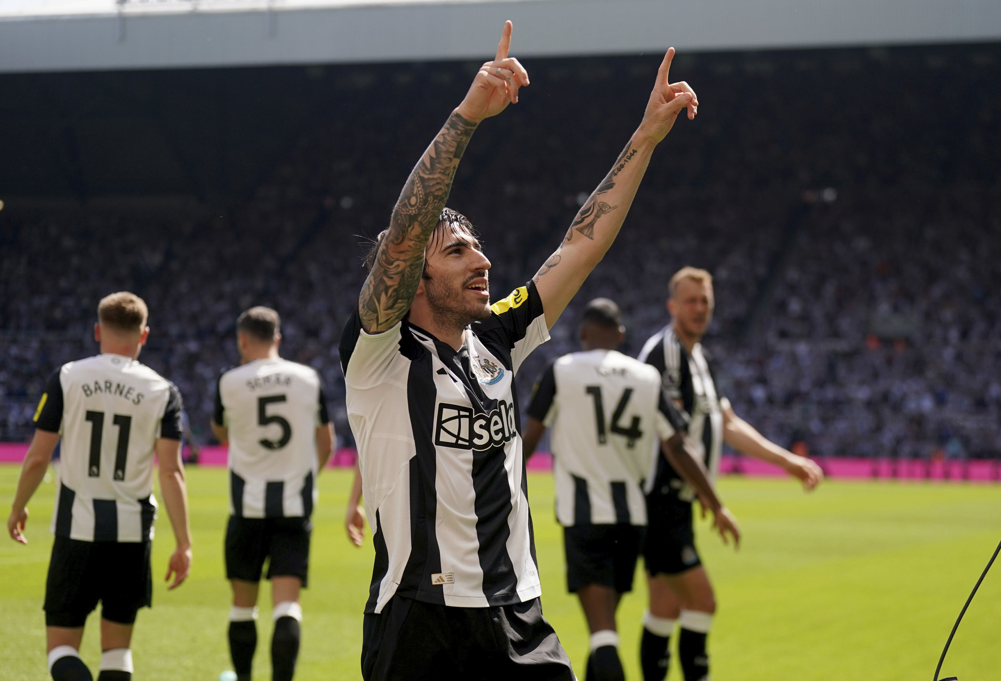 Newcastle United's Sandro Tonali celebrates scoring his side's first goal of the game, during the English Premier League soccer match between Newcastle United and Chelsea at St James' Park, in Newcastle, England, Sunday May 11, 2025. 